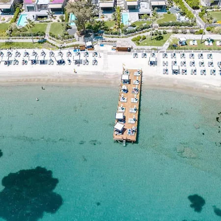 Appartamento 2-bedroom Beachfront Flat With Amenities *