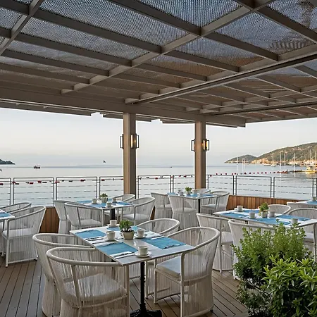 2-bedroom Beachfront Flat With Amenities * Bodrum