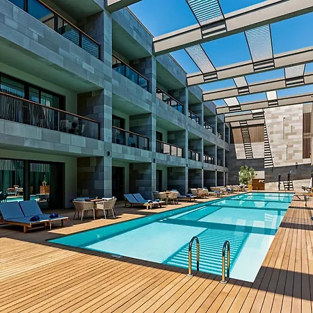 Apartament 2-bedroom Beachfront Flat With Amenities *