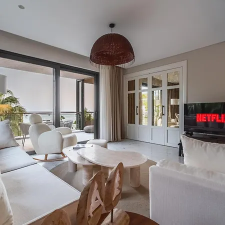 2-bedroom Beachfront Flat With Amenities