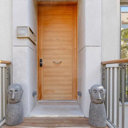 2-bedroom Beachfront Flat With Amenities * Bodrum