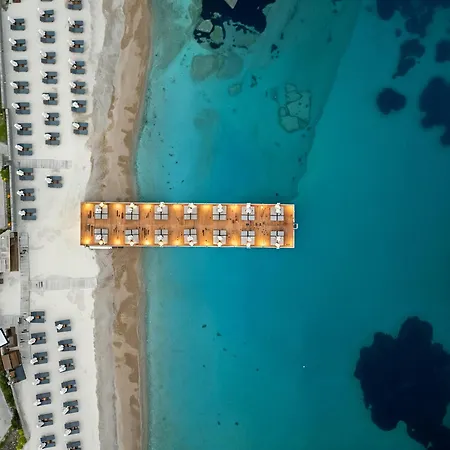 2-bedroom Beachfront Flat With Amenities 아파트 *