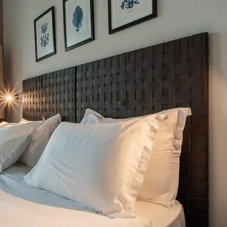2-bedroom Beachfront Flat With Amenities 아파트 *